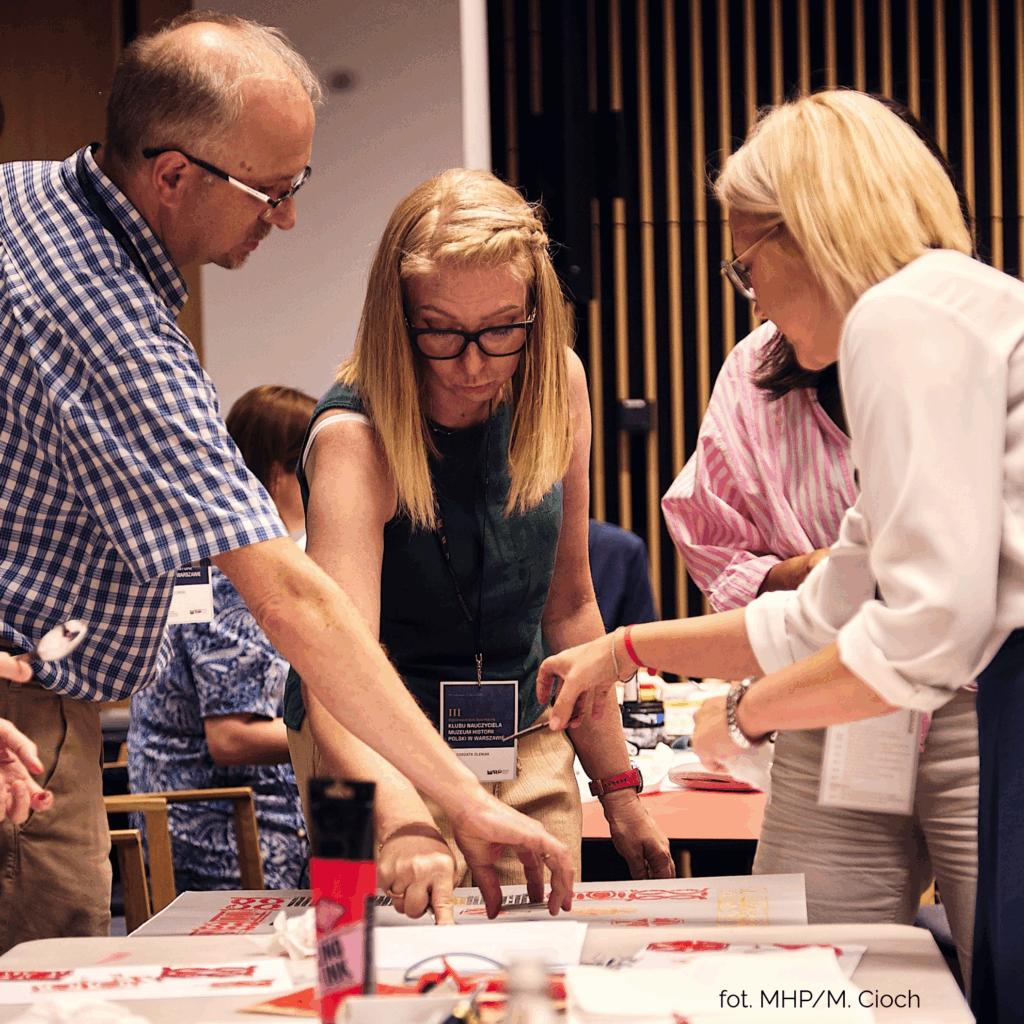 Warsztaty linorytu dla firm - praca w grupia