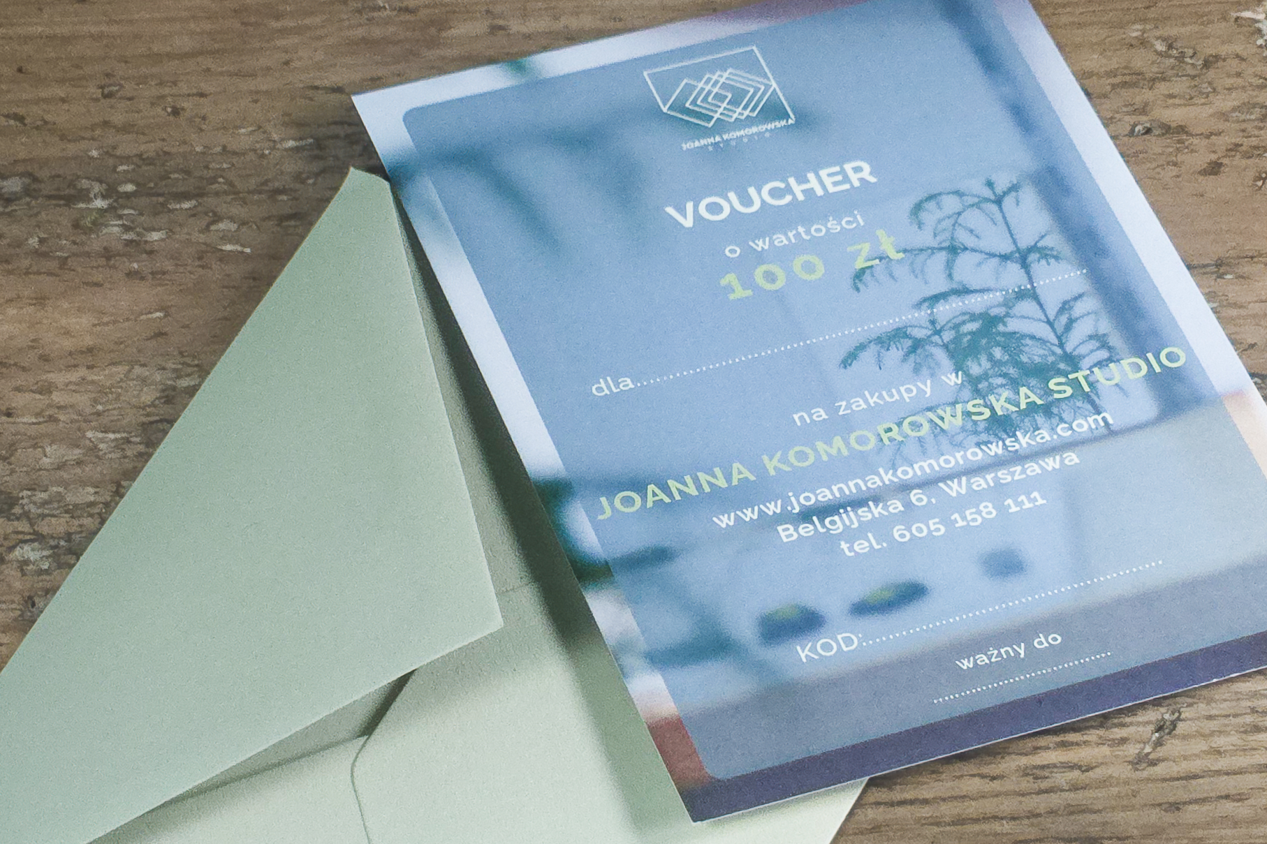 Voucher prezentowy z określoną kwotą do wykorzystania w sklepie internetowym i na warsztatach